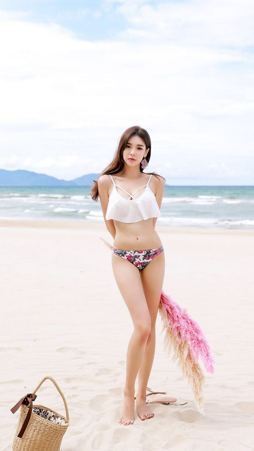 勇士压哨战胜快船,东部决赛中库里连续抢断建功,勇士对快船库里半场压哨